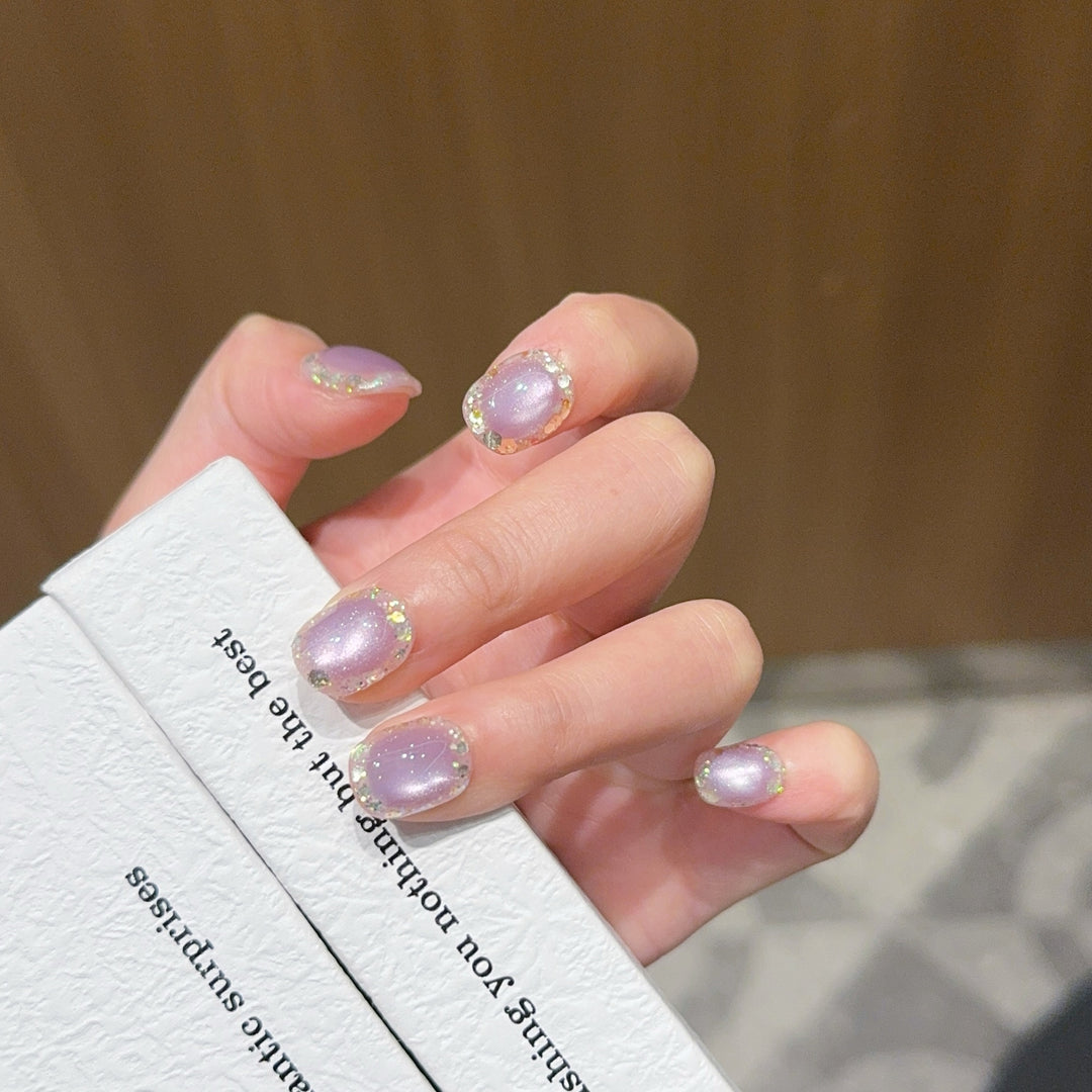 High-quality artificial nail tips with shimmering effect Bowlift