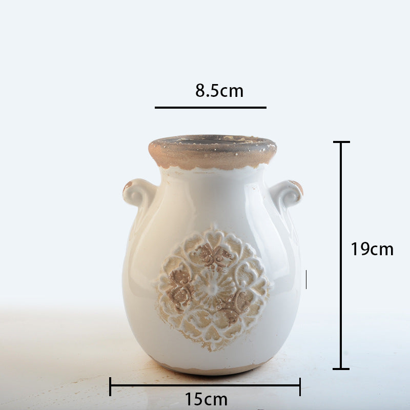 Elegant ceramic vase with decorative pattern Bowlift