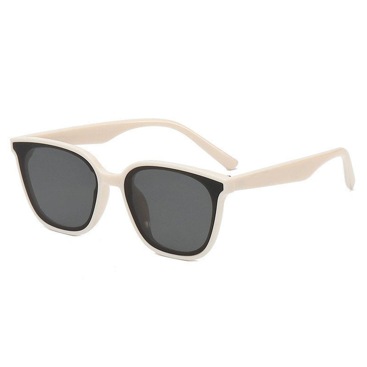 Ladies Cat-Eye Design Sunglasses with protective UV filter Bowlift