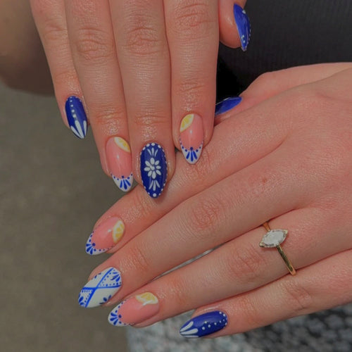 Artistic Floral Nail Art Set Bowlift