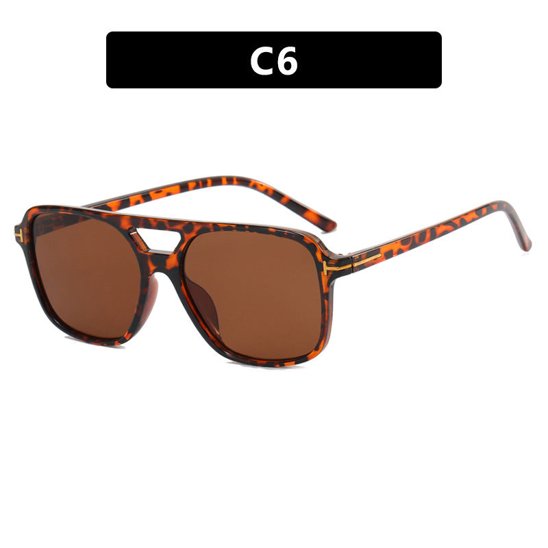 Ladies stylish sunglasses in modern rectangular design Bowlift