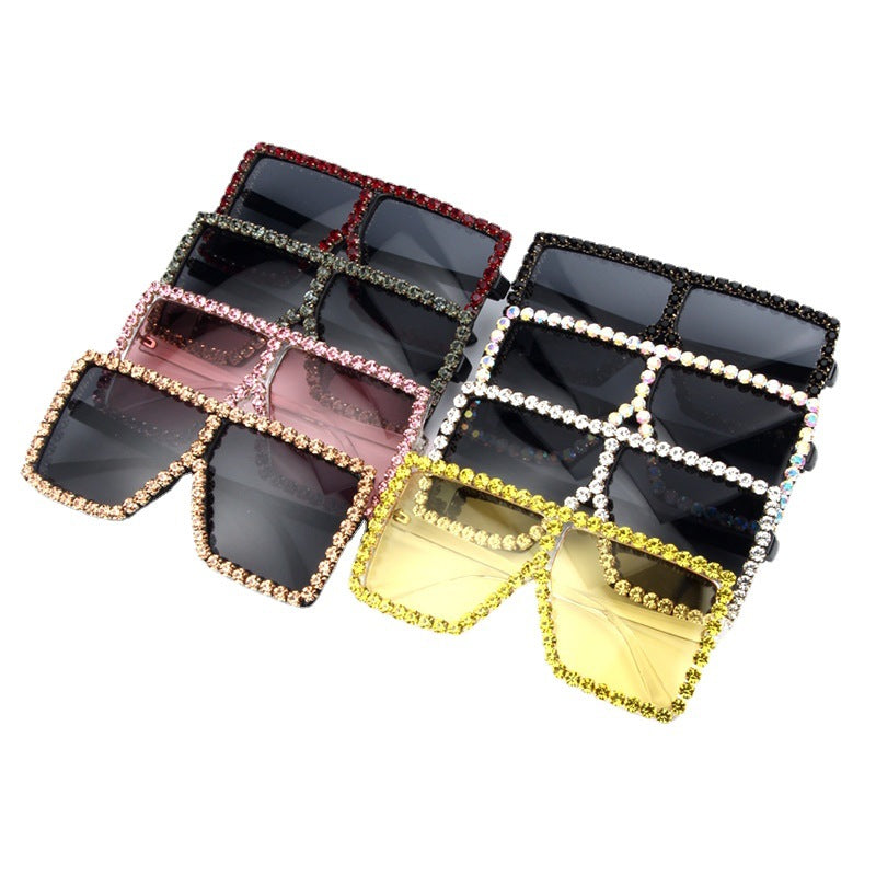 Women's oversized sunglasses with sparkly crystal frame Bowlift
