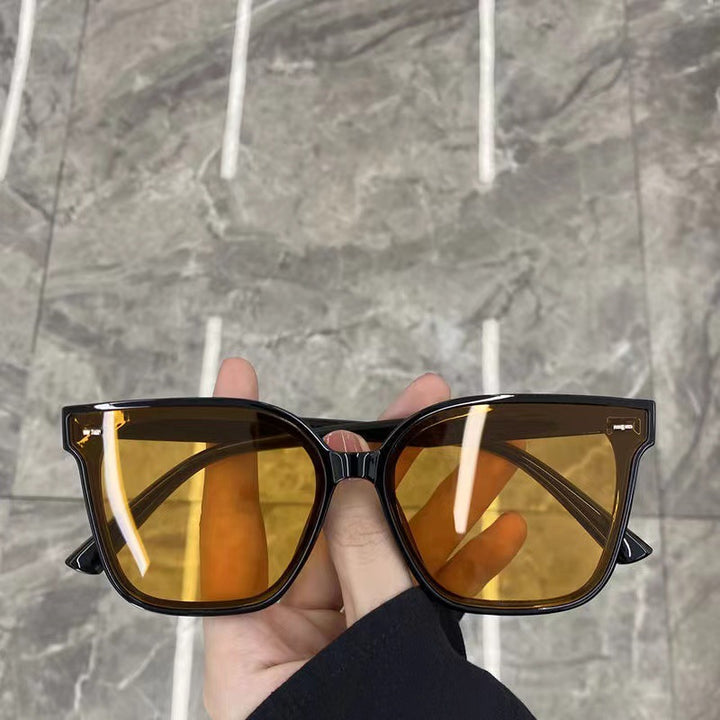 Ladies stylish sunglasses with a fashionable highlight Bowlift