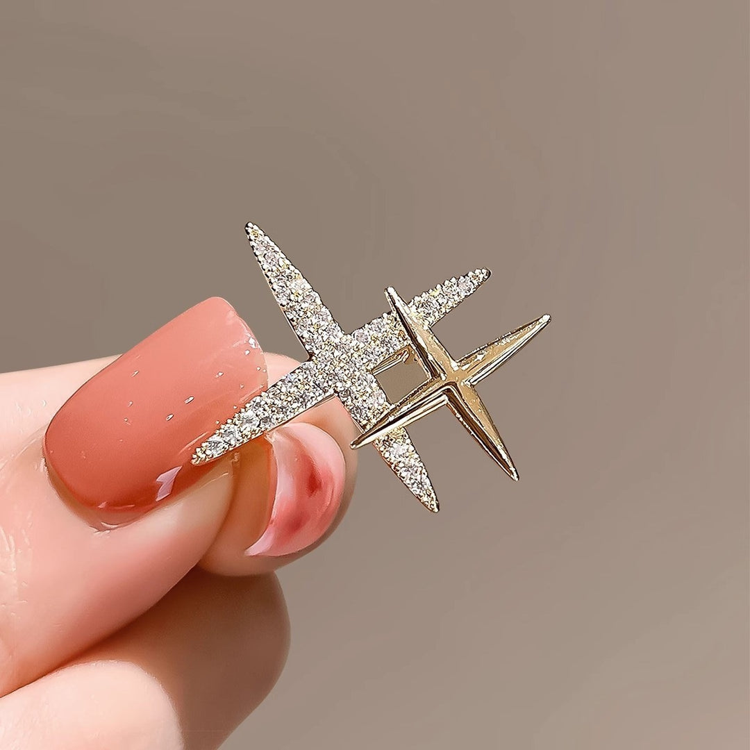 Glamorous brooch with sparkling rhinestones Bowlift