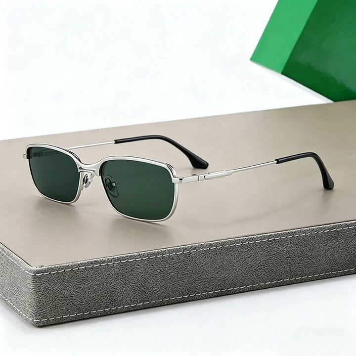 Fashionable Metal Glasses Bowlift