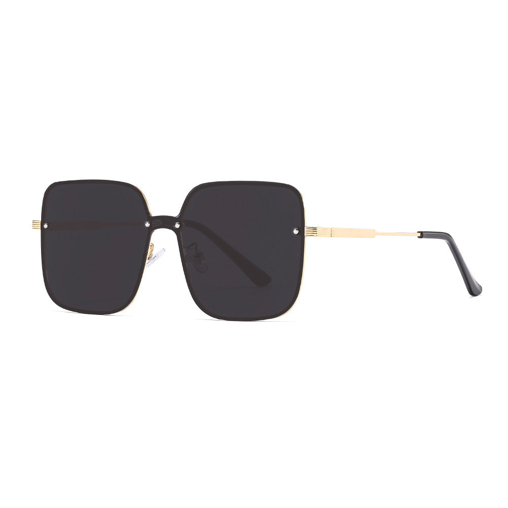 Women's sunglasses in an eccentric square design with a high-quality metal frame Bowlift