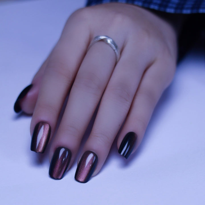 Artificial nails with shimmering metallic finish Bowlift