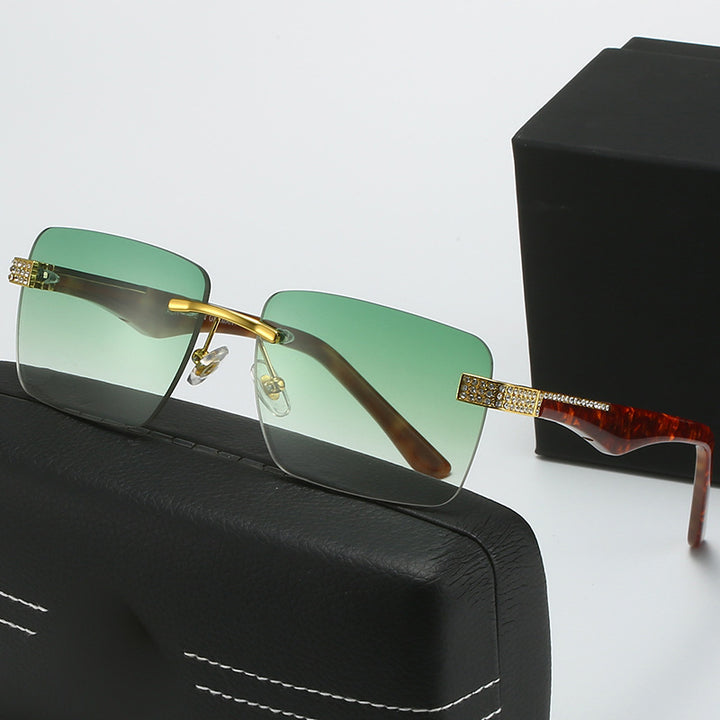 Ladies fashionable sunglasses in elegant square design Bowlift
