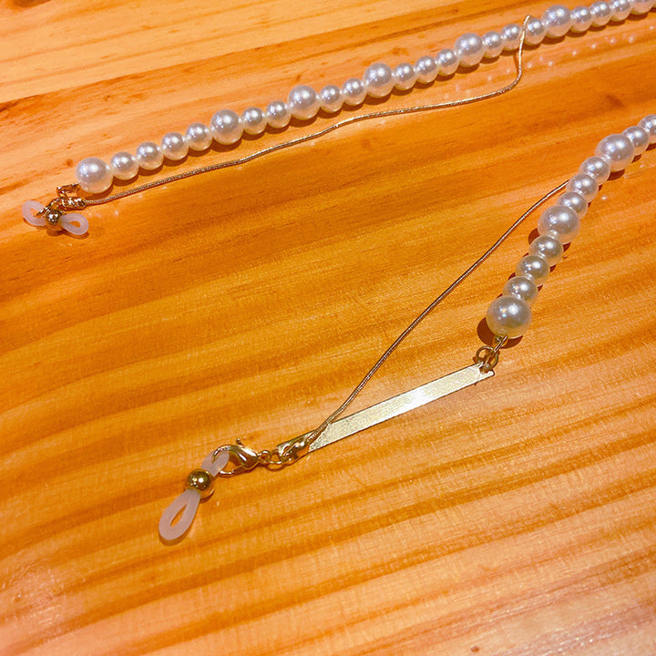 Elegant pearl glasses holder chain Bowlift