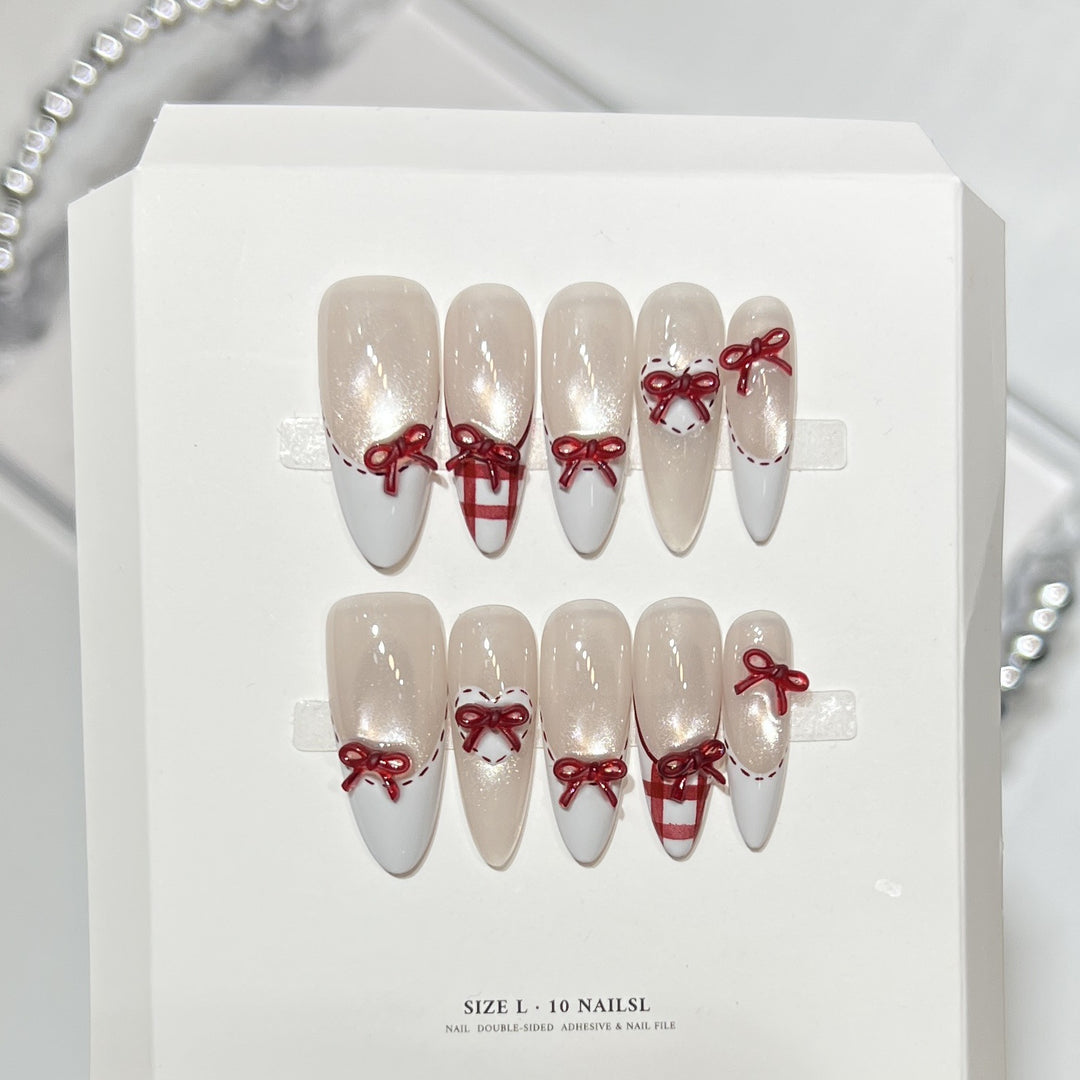Premium Press-On Nail Art Set with Elegant Heart & Leaf Design Bowlift
