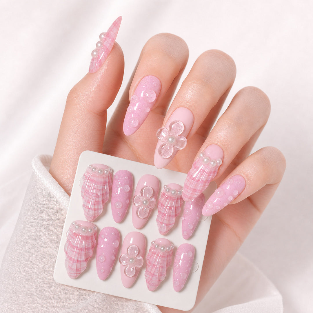 Decorative Press-On Nail Set with Floral Accents Bowlift