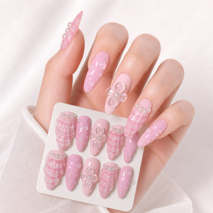 Decorative Press-On Nail Set with Floral Accents Bowlift