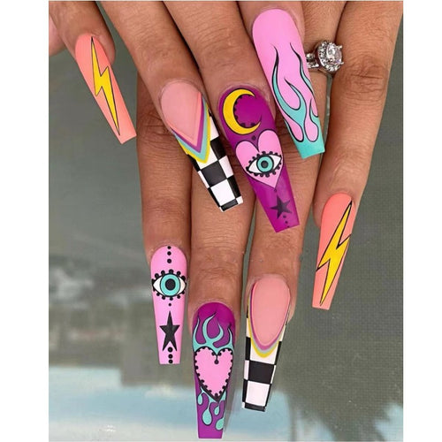 Creative and artistic art nails Bowlift