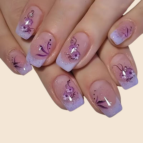 Nail art set with floral accents Bowlift