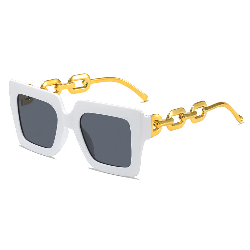Women's fashionable sunglasses with unique rectangular frame and chain details Bowlift