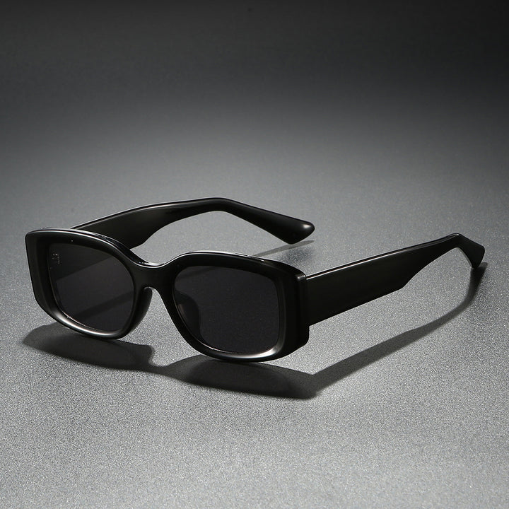 Ladies stylish sunglasses in a trendy, square frame Bowlift