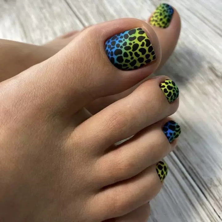 Nail art set with creative animal pattern accents Bowlift