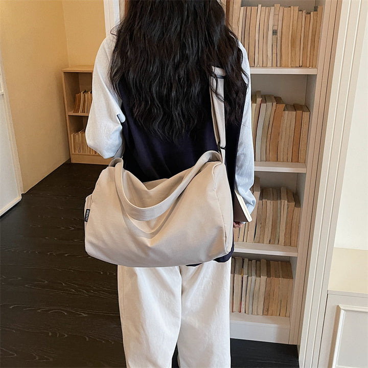 Versatile All-Season Travel Duffle Bag