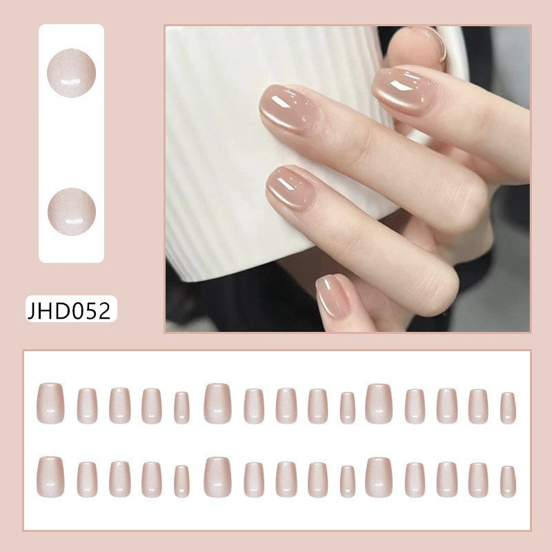 High-quality artificial nails with natural finish Bowlift