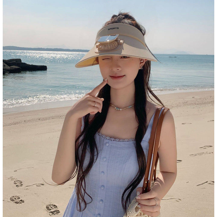 Adjustable sun visor for with integrated smartphone holder and UV protection Bowlift