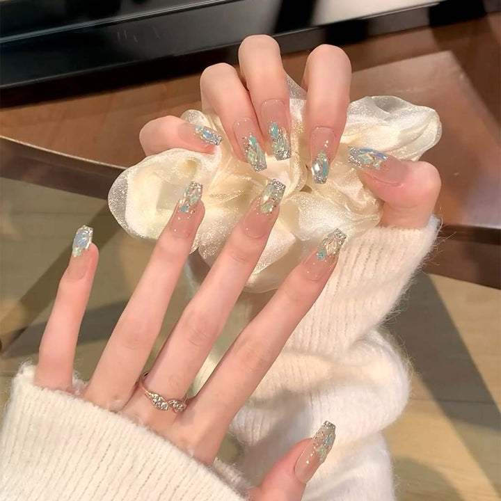 Trendy Stiletto Nails Bowlift