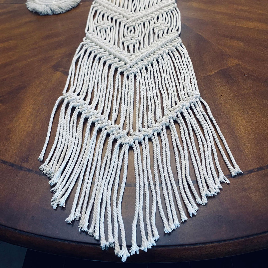Decorative Macrame Table Runner Bowlift