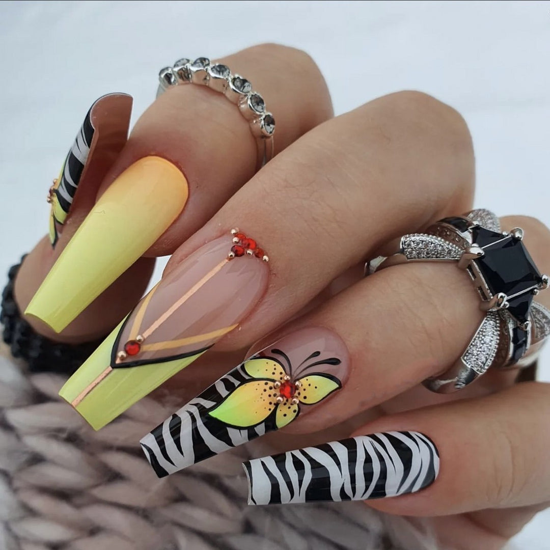 Creative press-on nails with flower and animal designs Bowlift