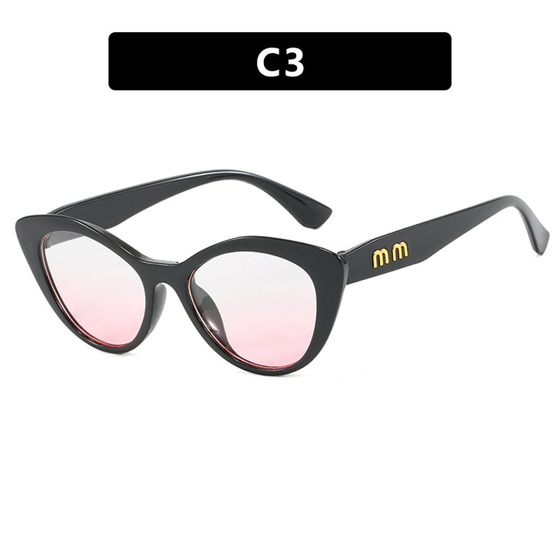 Ladies extravagant Cat-Eye sunglasses with protective UV filter Bowlift