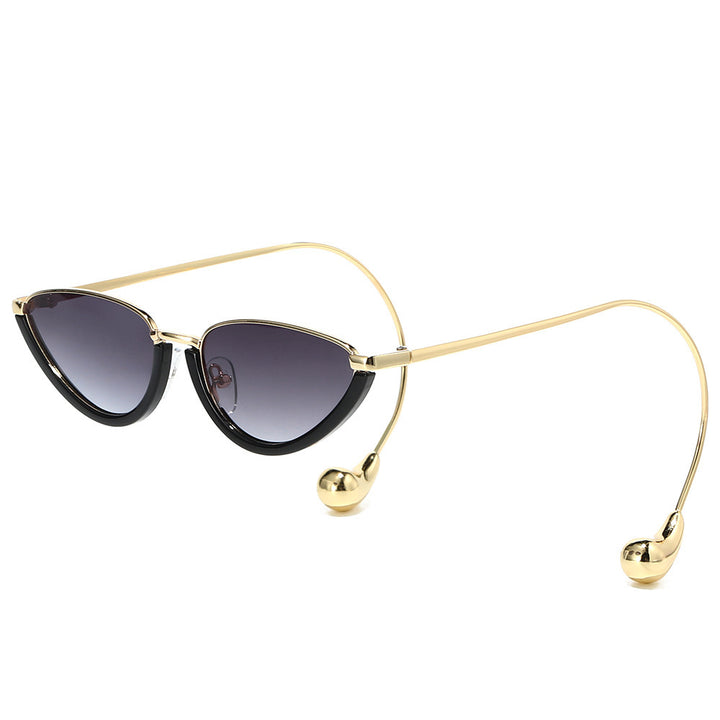 Ultra-Modern Spectacular Cat-Eye Sunglasses Bowlift