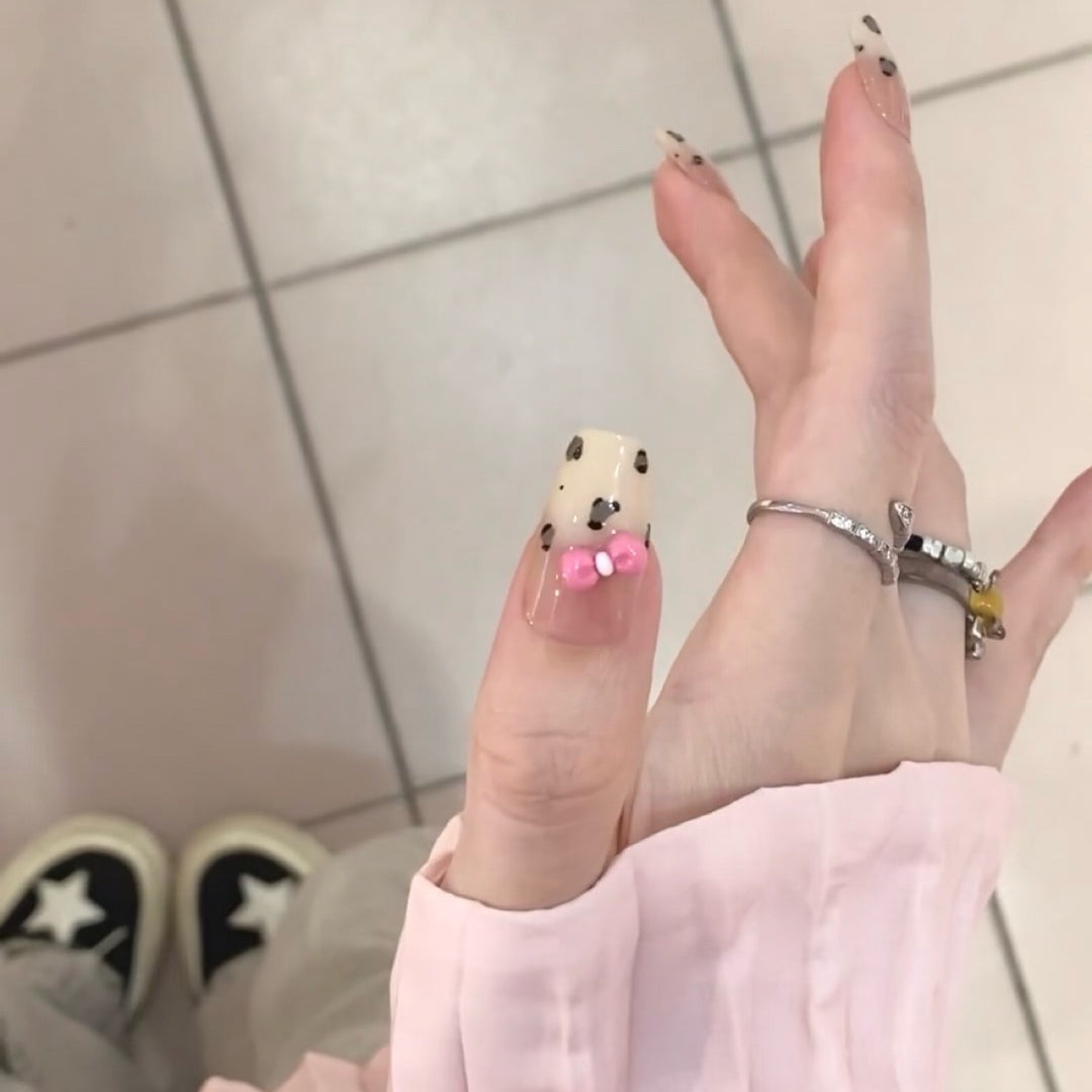 Playful art false nails with cute animal motifs Bowlift