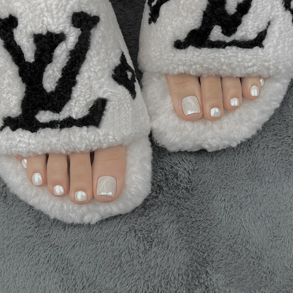 Plush Comfort Slide Slippers Bowlift