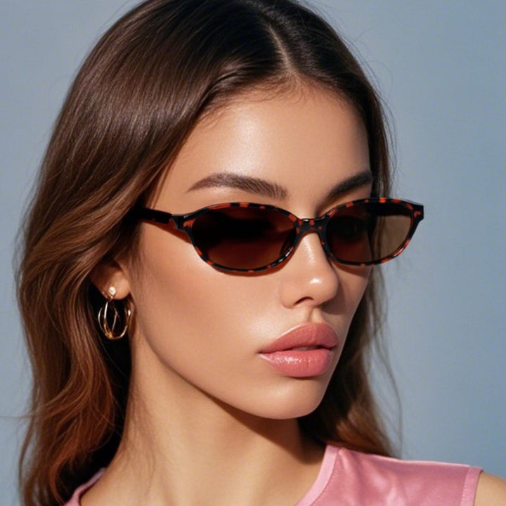 Fashionable Cat-Eye Glasses Bowlift