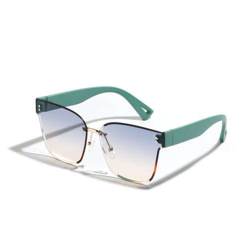Ladies fashion sunglasses with elegant frame and wide lenses Bowlift
