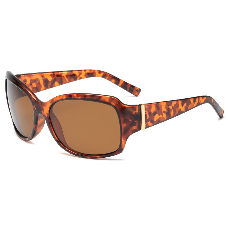 Ladies stylish oversized sunglasses with elegant pattern Bowlift