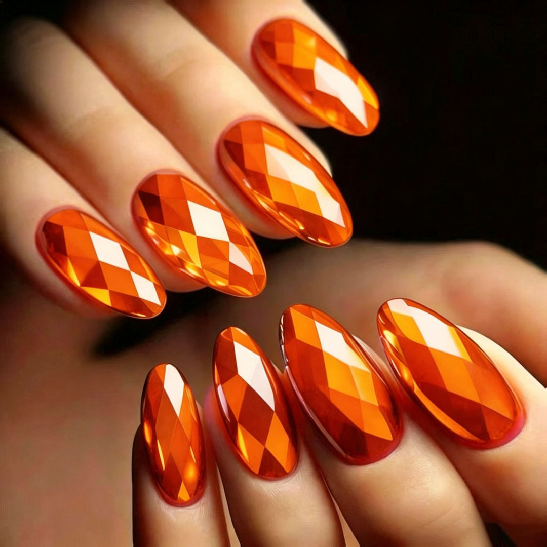 Glamorous artificial nails with faceted effects Bowlift