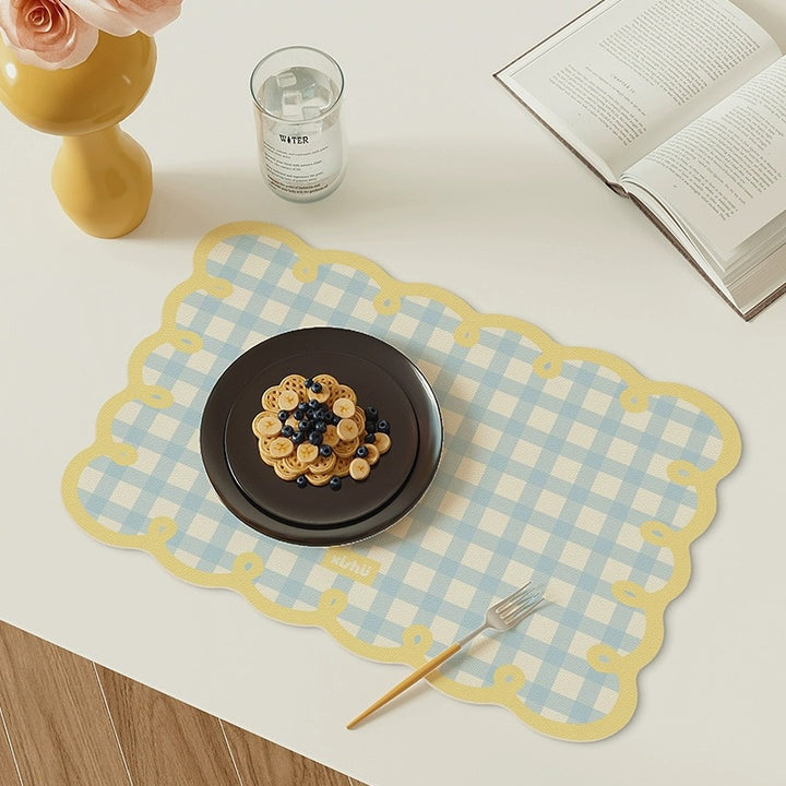 Scalloped Edge Dining Table Mat