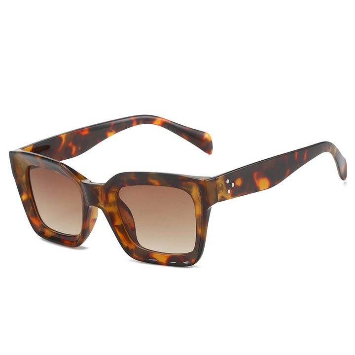 Ladies fashionable square sunglasses with elegant, wide frame Bowlift