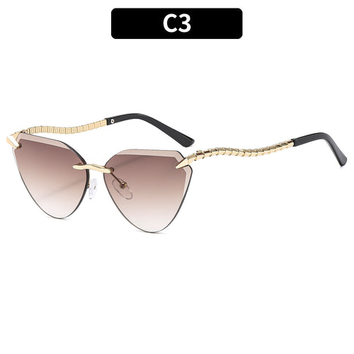 Elegant Cat-Eye Sunglasses with Textured Temples