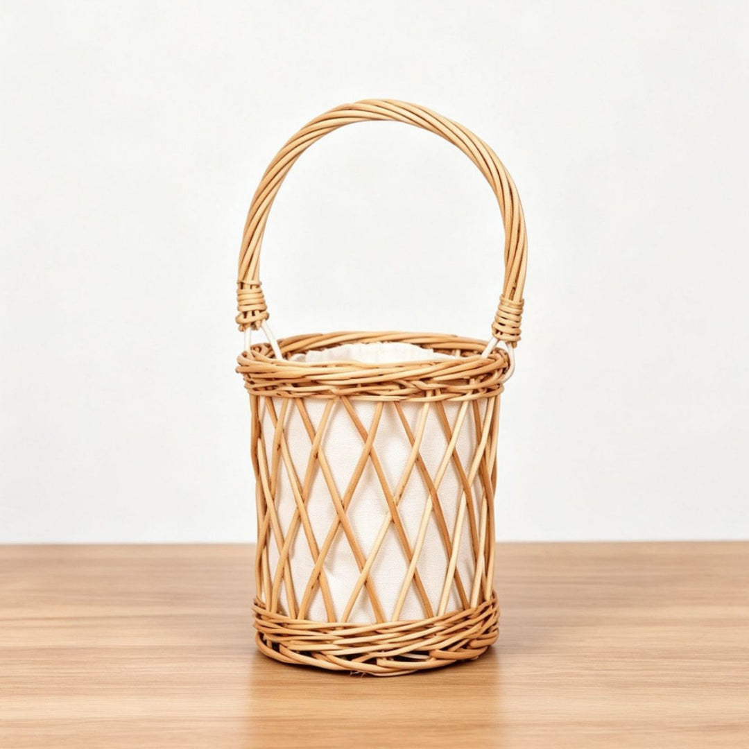 Handcrafted willow basket with cotton lining Bowlift