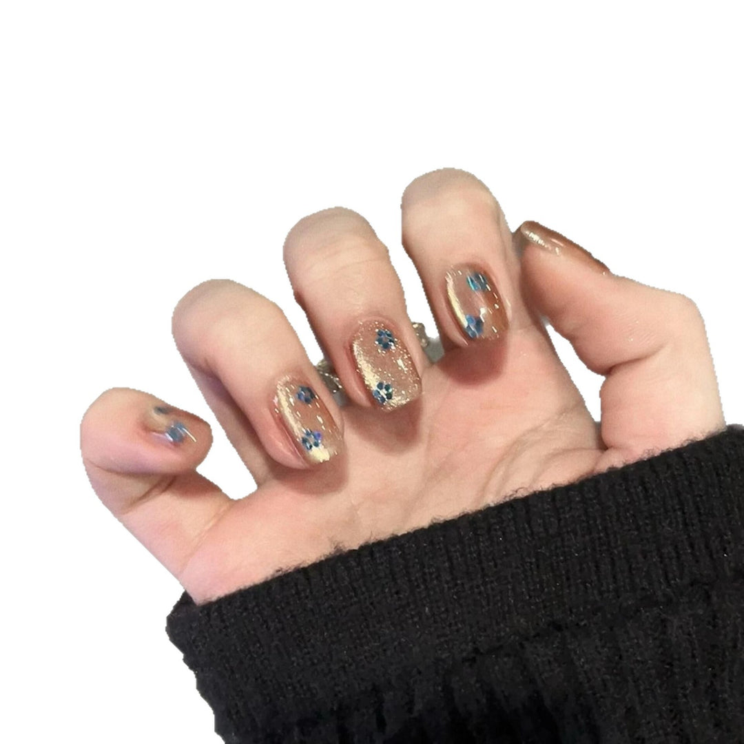 Glittering artificial nails with floral design Bowlift
