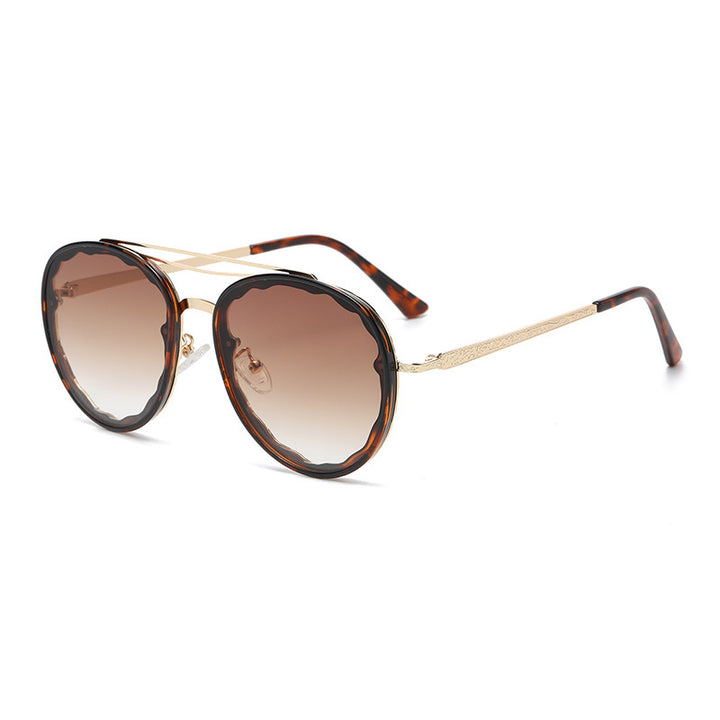 Women's modern styled sunglasses in elegant oversize style Bowlift