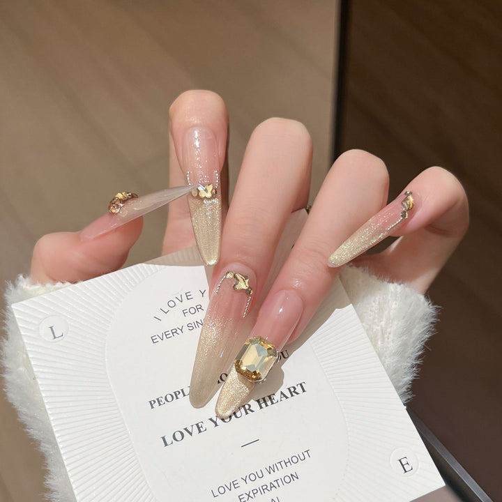 Glamorous Nail Art Design Bowlift
