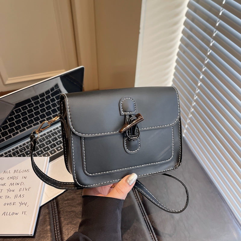 WoStructured Leather Crossbody Bag Bowlift