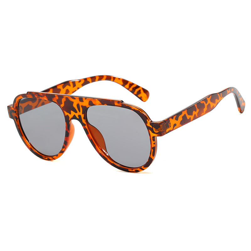 Women's stylish black sunglasses in modern design Bowlift