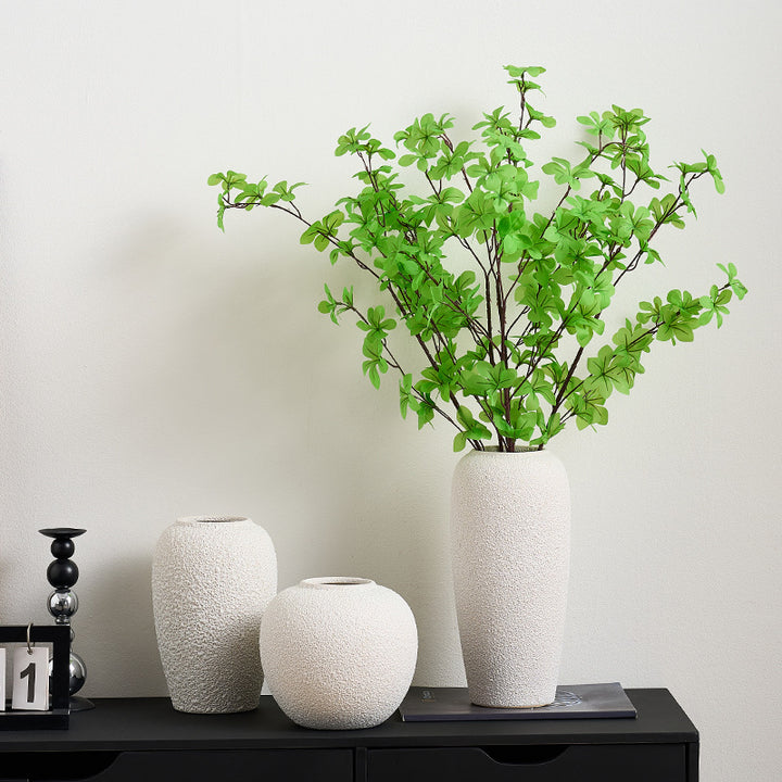 Stylish ceramic vase with textured design Bowlift