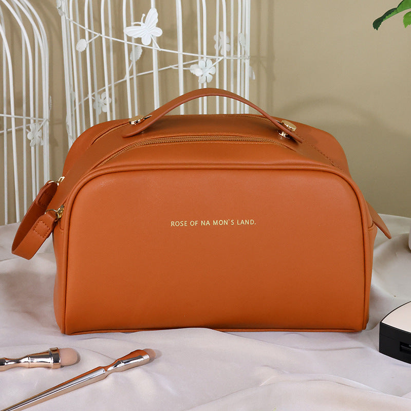 Cosmetic and Care Bag in Elegant Design with Practical Zipper Bowlift