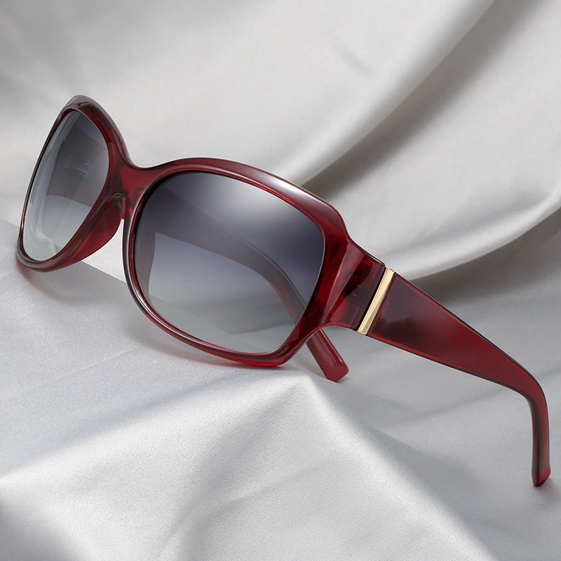 Ladies stylish oversized sunglasses with elegant pattern Bowlift