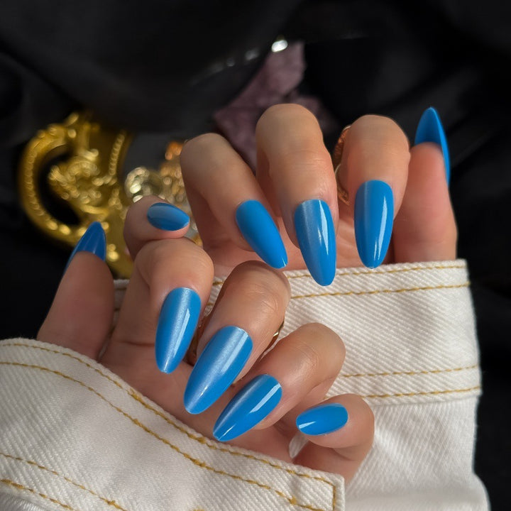 Elegant artificial nails with pointed design Bowlift