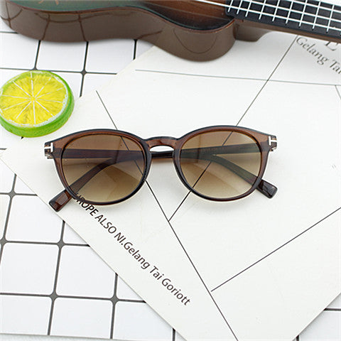 Women fashion sunglasses with elegant, round design Bowlift