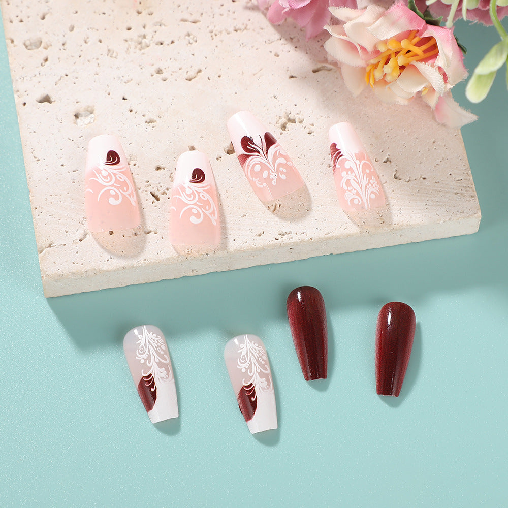 Artificial nails in elegant vintage design Bowlift